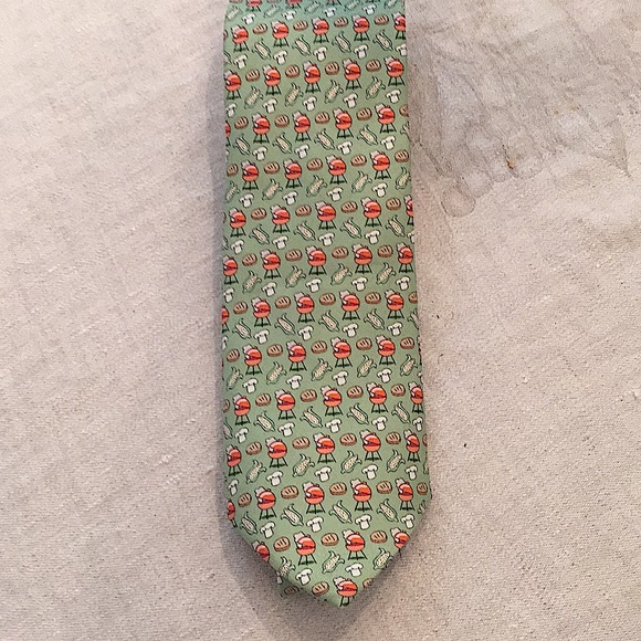 Vineyard Vines Other - VINEYARD VINES Cook Out Tie Grill/Burgers/Corn EC!